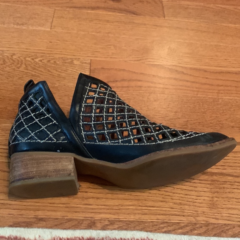 Jeffrey Campbell Black Booties - Picture 6 of 8